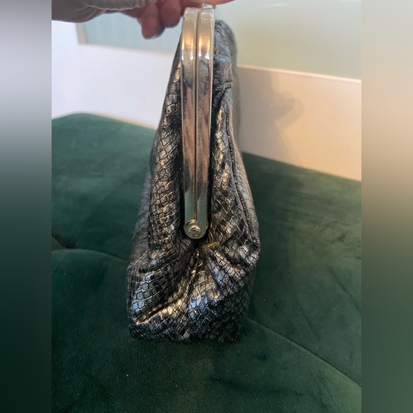 Faux snake print clutch - Picture 3 of 7